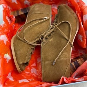 Farylrobin Camel Adonia 6.5 lace up booties w/heel
